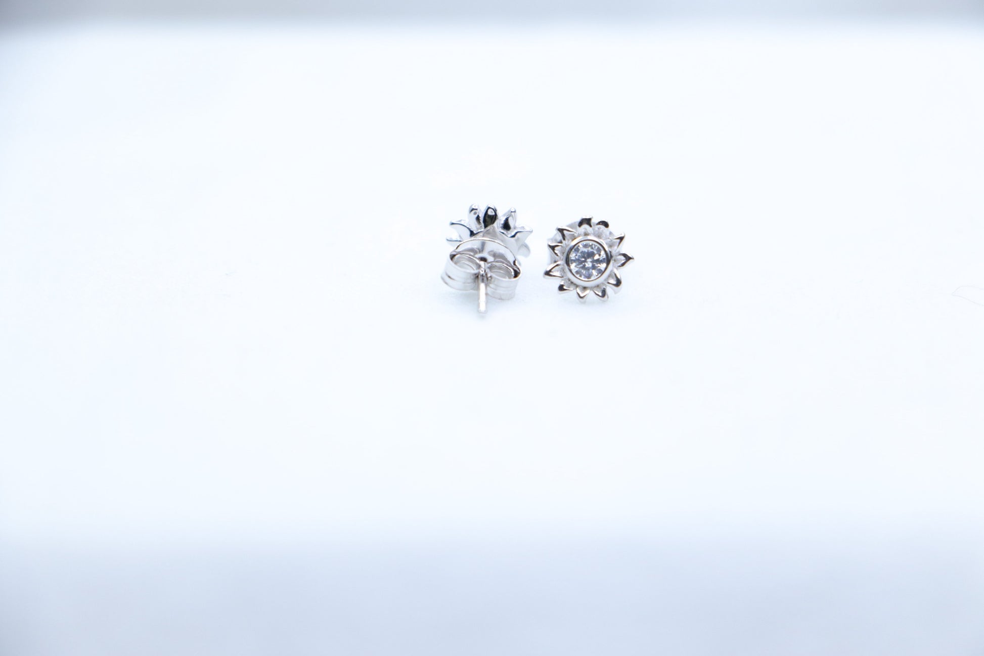 Sunbeam Spark Studs